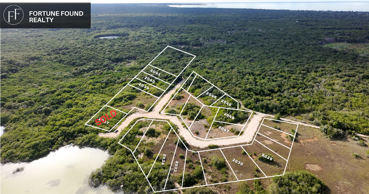 Lots for sale in Sarteneja, Corozal facing the lagoon.